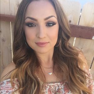 Meet your Posher, Angelica